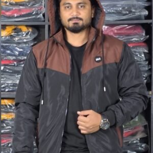 কফি এবং কালো হুডি